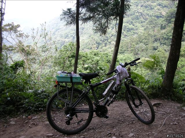 熊空越嶺紅河谷