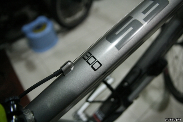 低調的300V
