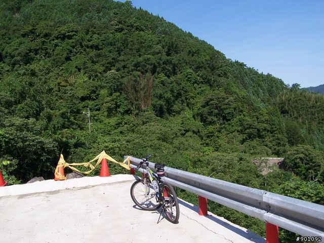 新竹縣五個山地部落 ( 和平~羅山~花園~天湖~梅花 ) 雙越嶺