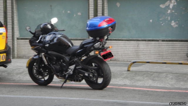 放學巧遇的重車