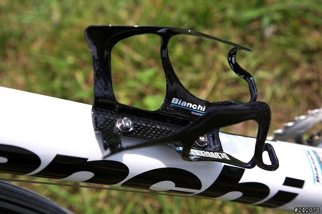 [分享] Bianchi 928 Carbon Tech {存了好久，好不容易通過女王申請的一部車 =..=}