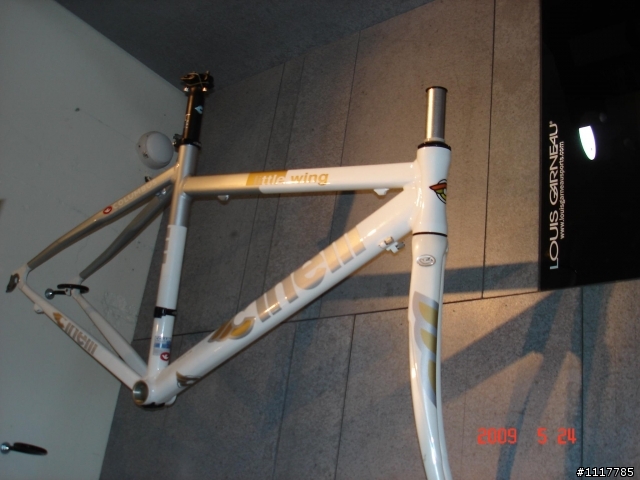世代交替 頂著先的CINELLI --LITTLE WING 光榮退役 ---太座的CANNONDALE  09年CAAD9