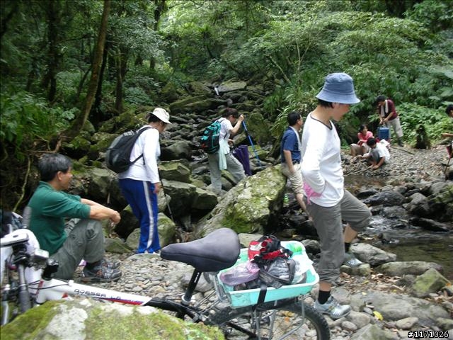 熊空越嶺紅河谷