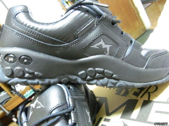 DA BOMB & INTSNSE & MARZOCCHI & X-Fusion 車架&輪胎&鞋子&避震??