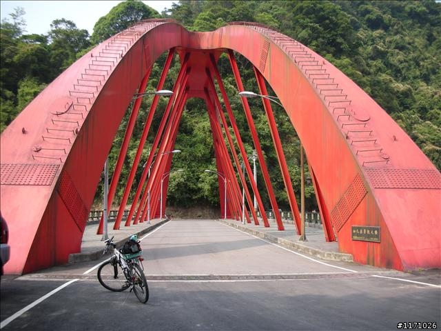 熊空越嶺紅河谷