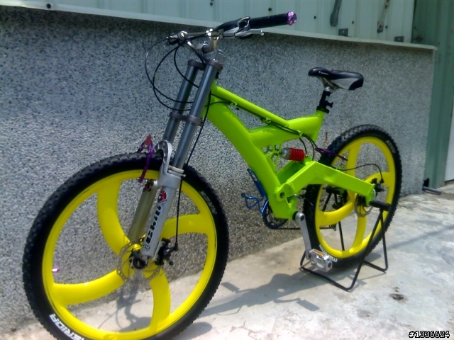 我自組的車與朋友的車.