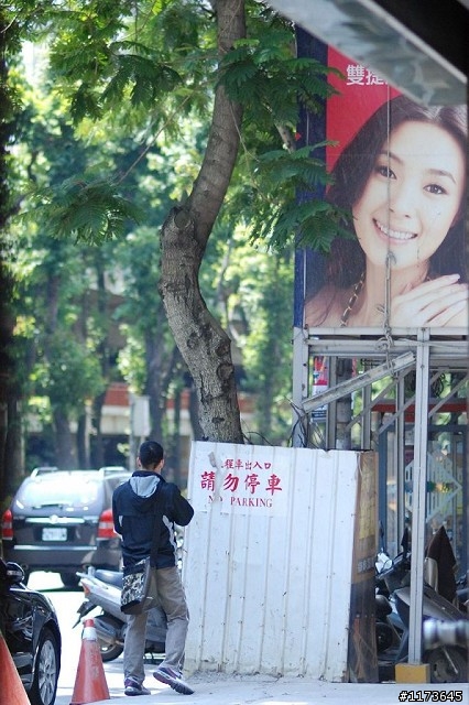 汽機車族 請注意安全並小心偷拍(建國南京) 新增人手