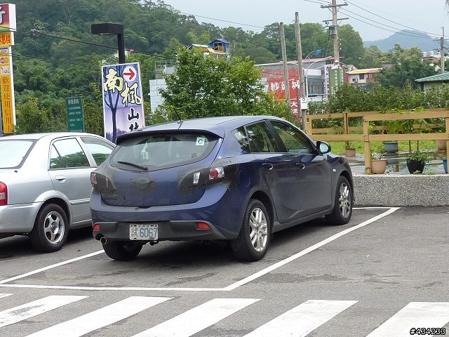 巧遇新MAZDA 3 4門&5門版本