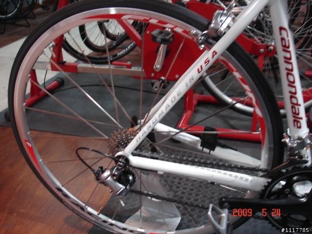 世代交替 頂著先的CINELLI --LITTLE WING 光榮退役 ---太座的CANNONDALE  09年CAAD9