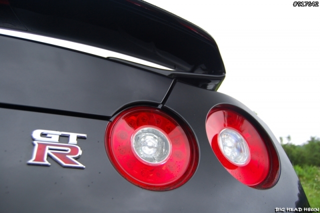 NISSAN GTR R35 !!