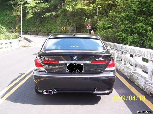 可以幫我估算一下這台老車嗎 BMW 745