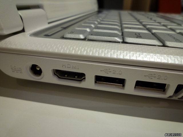 《開箱文》就愛white(ASUS F6VE)