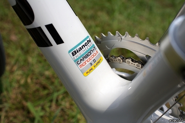 [分享] Bianchi 928 Carbon Tech {存了好久，好不容易通過女王申請的一部車 =..=}