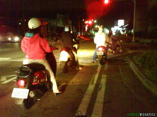 遇見一輛開遠光黃燈的機車(5/5更新)