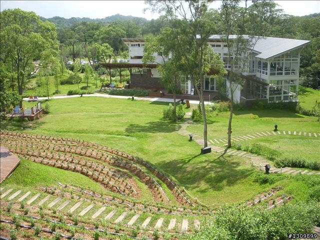 苗栗明德水庫環湖 , 外加水舞煙火秀