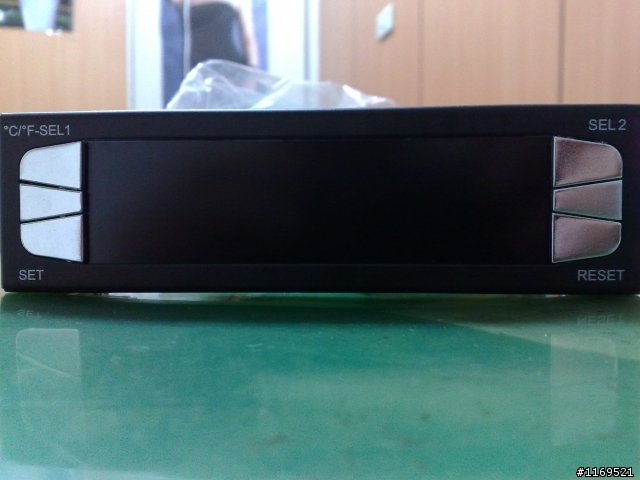<開箱>鋁質螺絲和聯力TR-5風扇控制器