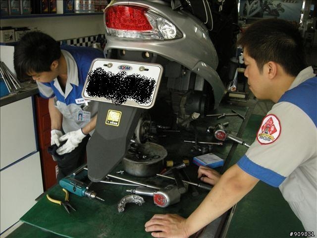 [分享] 低調高手125R~