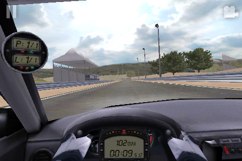 [賽車大作] Real Racing：實感賽車！夢想成為賽車手嗎？Real Racing等你來挑戰！