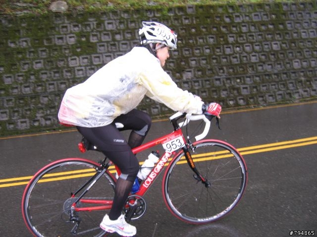 2009武嶺鐵馬高峰會前三名和部份女車友照片