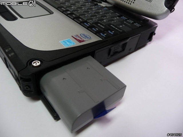 [分享]娘砲閃開，給我真正的Tough ~~Panasonic TOUGHBOOK 偽開箱文