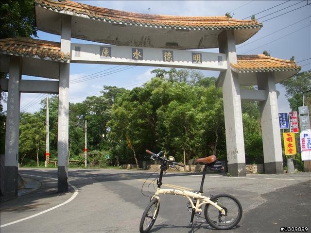 苗栗明德水庫環湖 , 外加水舞煙火秀