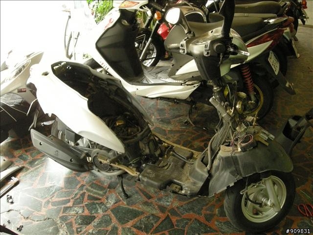 [分享] 低調高手125R~