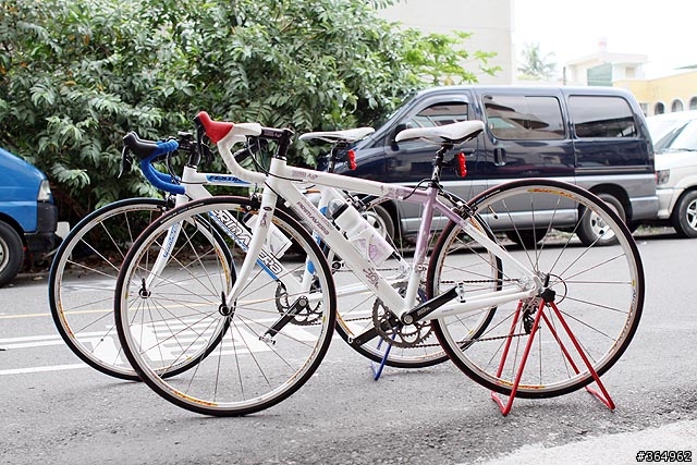 (分享)哈比人的夫妻檔公路車 SABINNA GP1 & FESTINO