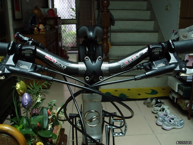【問題】RaceFace 車把手 凹陷!!