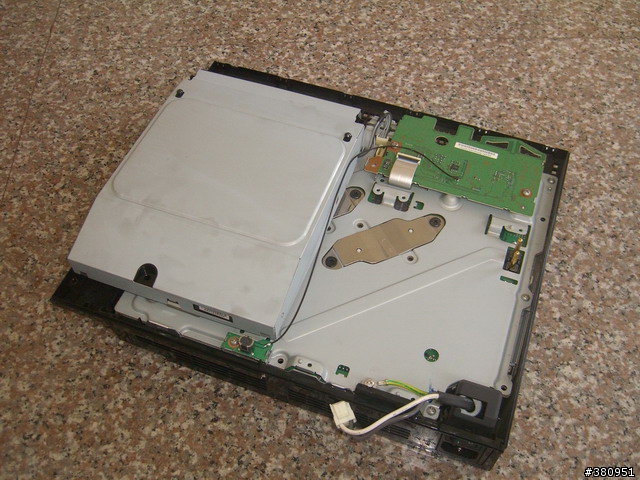 [分享] PS3 過保後..讀不到片子怎麼辦? 自己動手拆 [拆裝流程]