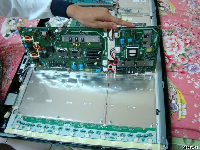 [詳細解剖文]JVC LT-42WX70高畫質專業Adobe色域顯色液晶顯示器