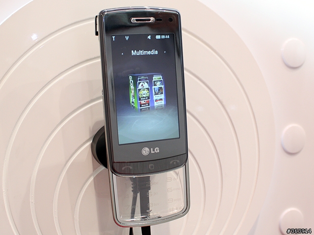 [LG新加坡電信展] 首見透明觸控盤 LG GD900 Crystal 實機照