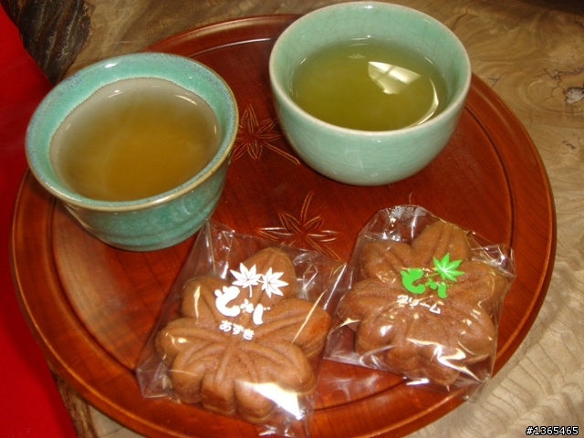 {國外 遊記} 日本賞櫻 第二天 宮島上的厳島神社 + 倉敷美観地区 + スパワールド世界の大温泉