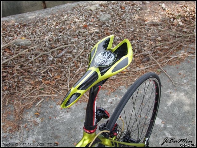 (分享)千呼萬喚死出來~Rock Racing 山寨版