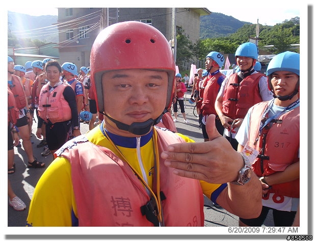 [影片分享98/10/26]2009荖濃溪鐵人三項遲到的影片分享囉~~