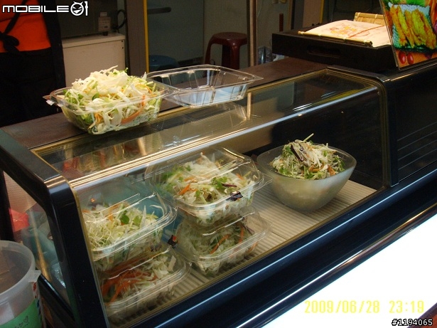 逢甲好吃的現做雞柳沙拉(6/30~~~YA~~~有圖嚕)
