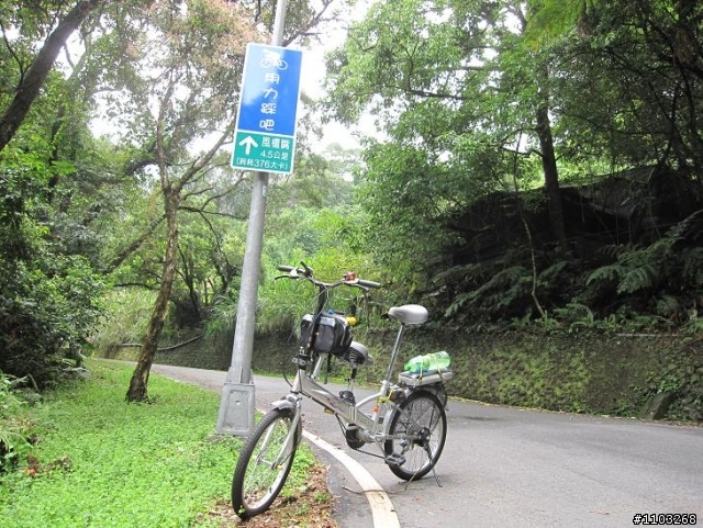 魯肉腳        台灣格楠親子車  風櫃嘴 試騎