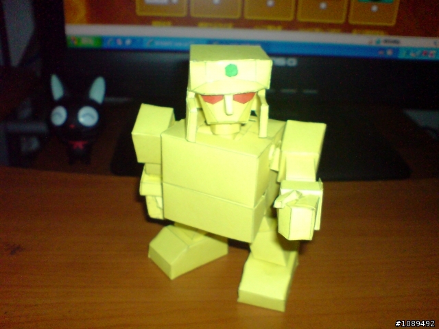 小品紙模-黃金戰士(打火機人)新增下載連結!