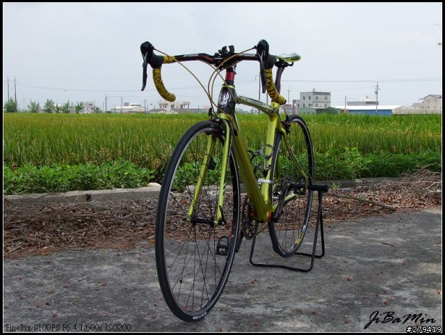 (分享)千呼萬喚死出來~Rock Racing 山寨版