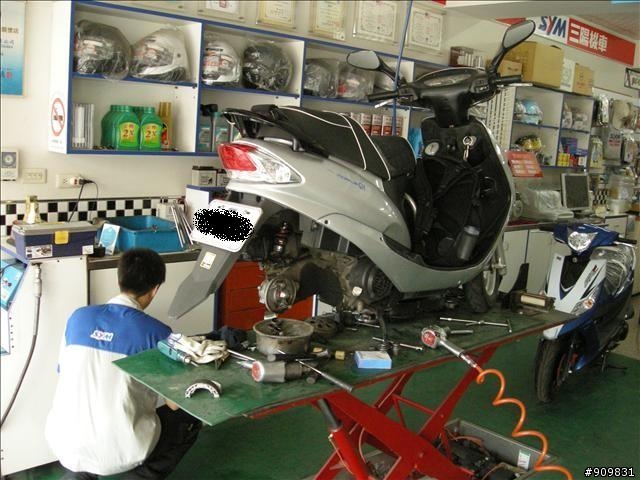 [分享] 低調高手125R~