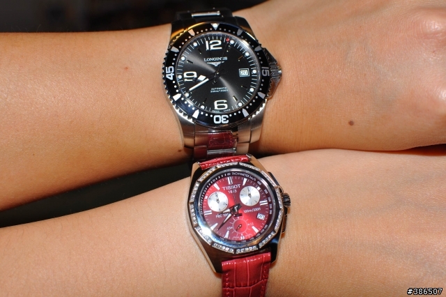 [開箱] TISSOT PRC100 極速三眼真鑽皮帶腕錶(紅)