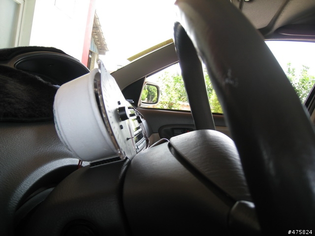 車上沒有轉速表,那就裝個轉速表吧~~