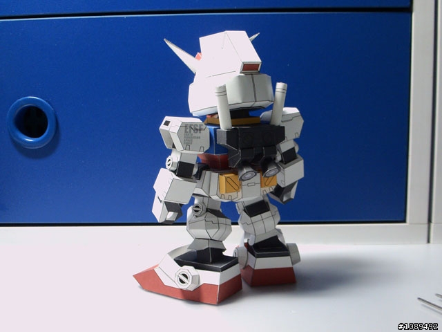 turbolabo的初鋼彈rx-78紙模型!分享下載連結!