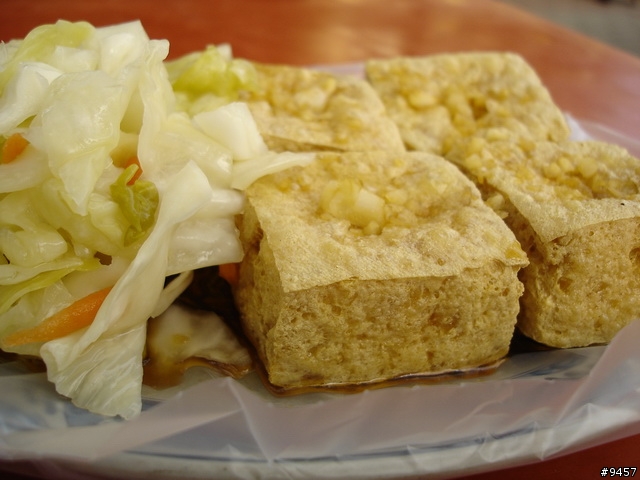 巷弄內炸臭豆腐