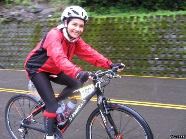 2009武嶺鐵馬高峰會前三名和部份女車友照片