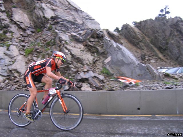 2009武嶺鐵馬高峰會前三名和部份女車友照片