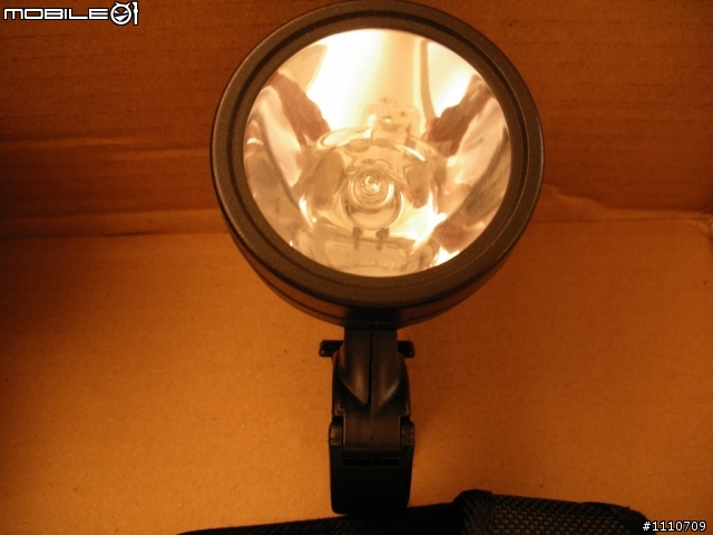 威猛台裝3W LED燈頭+5W氙氣燈頭雙燈出馬
