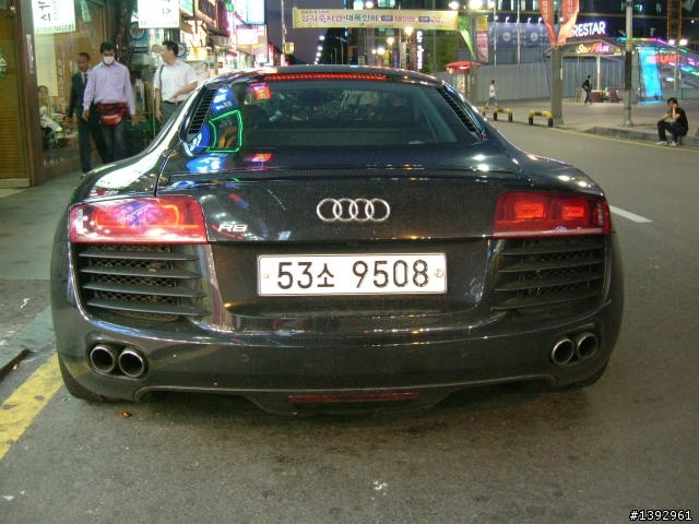 在韓國拍到的R8...!!