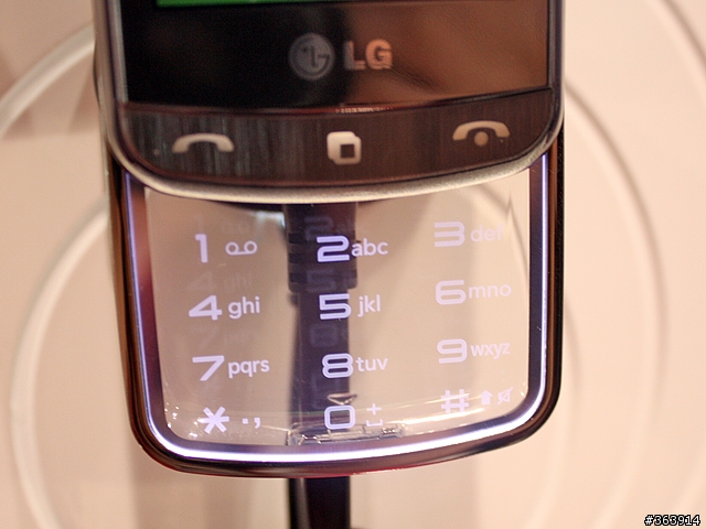 [LG新加坡電信展] 首見透明觸控盤 LG GD900 Crystal 實機照