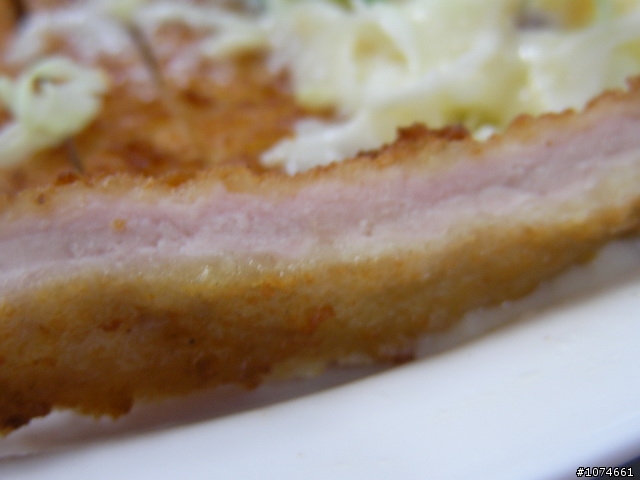 (高雄美食)鹽埕區木屋家常料理~~小黃（開業已近３８年，我在近３０年前就光顧過了）