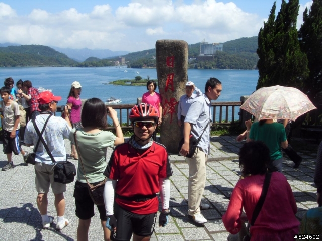 還我河山 - 日月潭玄光寺跟陸客搶鏡頭
